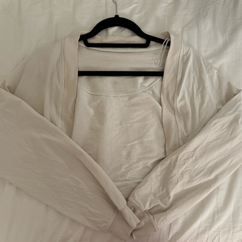 Lululemon shrug